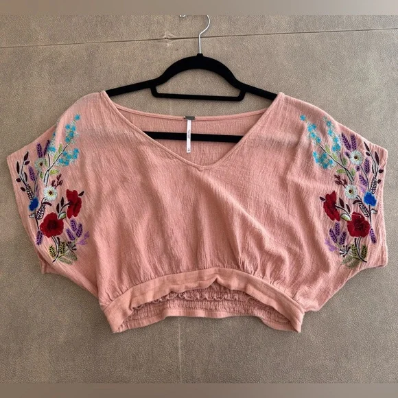 Free People gorgeous peach floral embroidered Blouse crop top - Picture 4 of 10